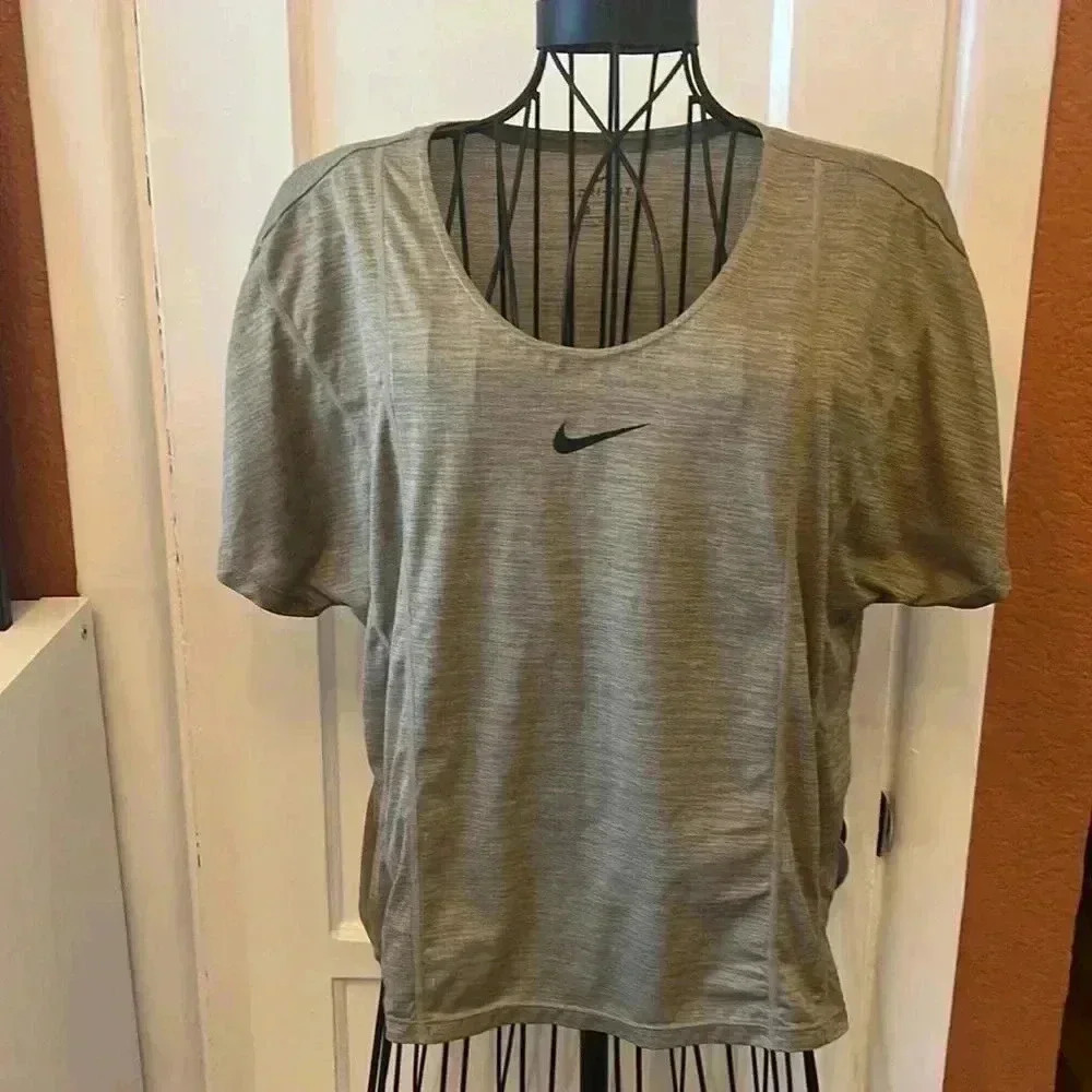 Nike Cropped Athletic Tee-Sz L